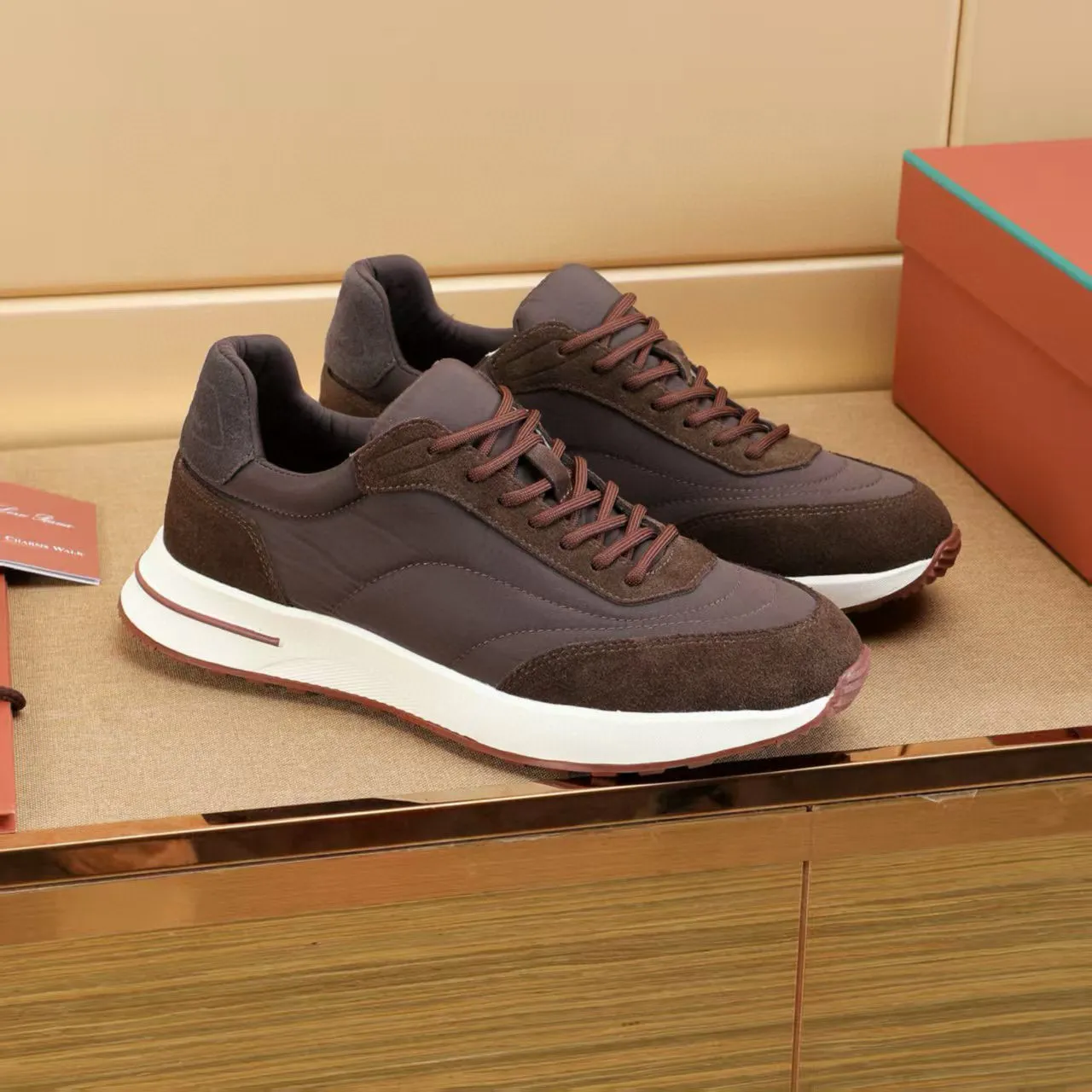 Factory price: 460💰Loro Piana niche classic jogging shoes, men's lace-up casual shoes and sneakers, high-quality lightweight and comfortable fabrics, suitable for outdoor leisure, the color scheme is young and energetic, and it looks great with sportswear or casual suits! Size: 38-44 (45. Customized)